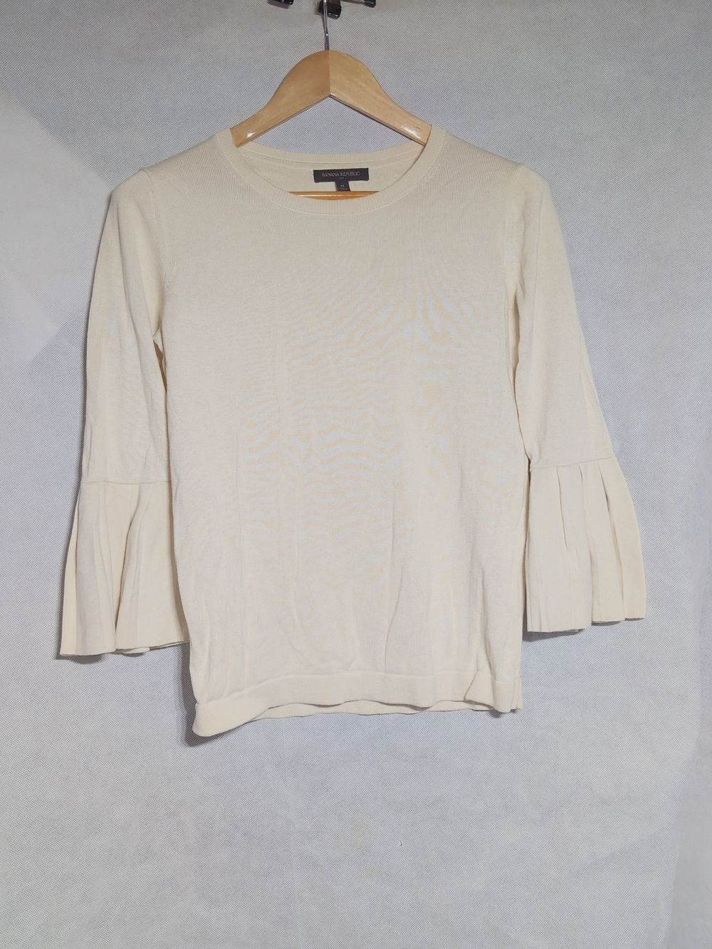 Banana Republic Cream Pleated Bell-Sleeve Long Sleeve Tee
